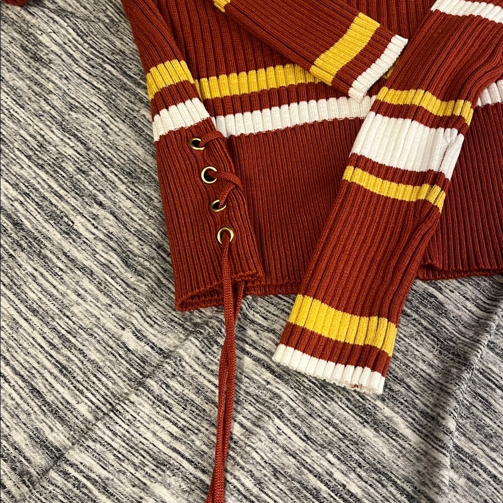 No Boundaries Rust and Yellow Ribbed Knit Top - Picture 3 of 3